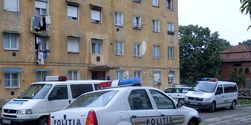 Tânărul a trecut pe culoarea roşie a semaforului