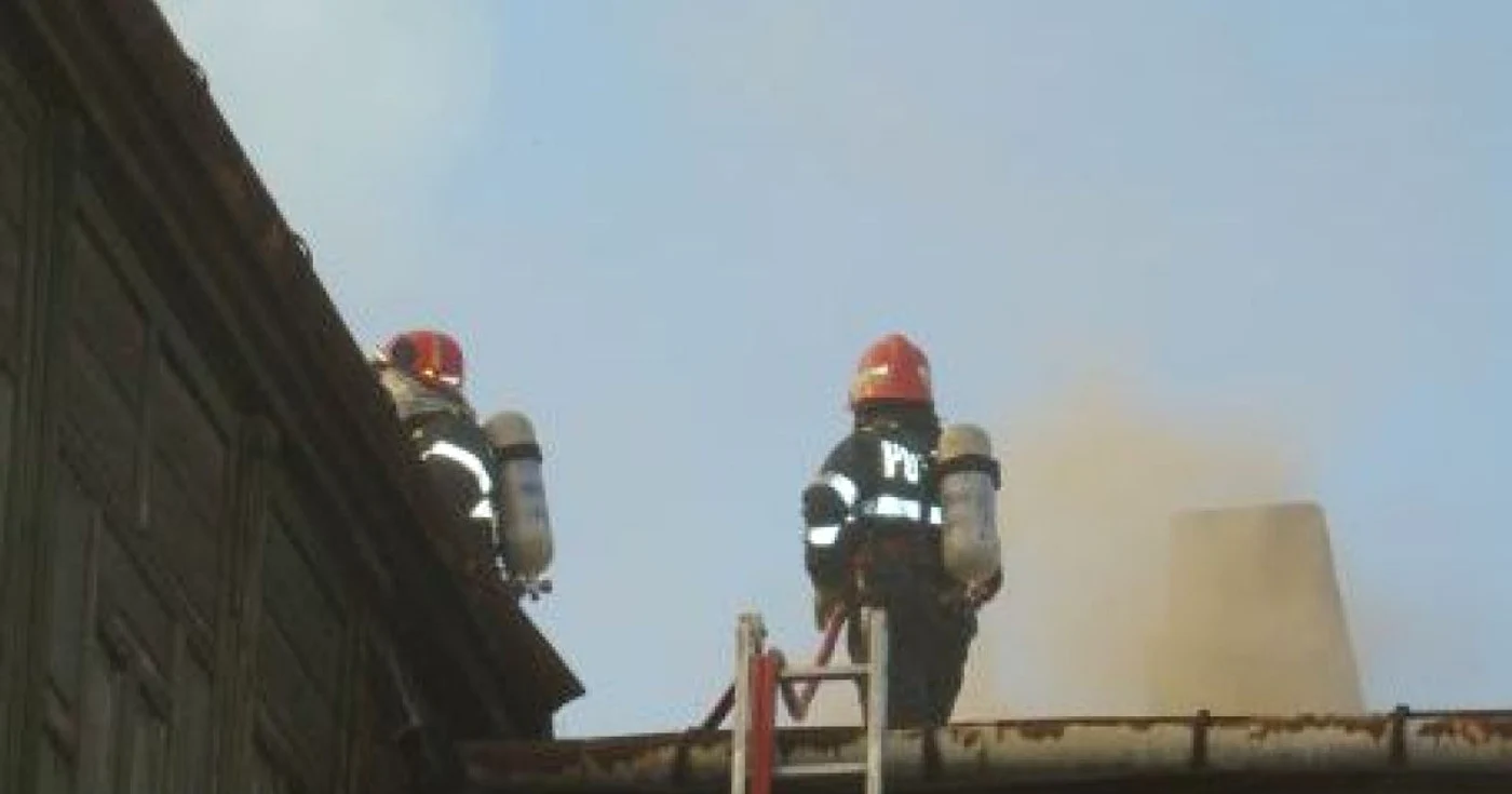  Incendiul  a izbucnit azi dimineaţa la sediul unei fabrici care produce tâmplărie PVC din Cehu Silvaniei