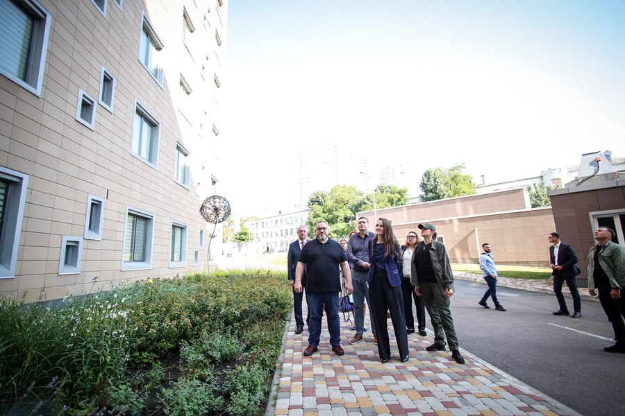  Prim-ministrul ucrainean a invitat companiile românești să participe la procesul de reconstrucție a Ucrainei. Propunerea, făcută în timpul vizitei ministrului român de Externe la Kiev