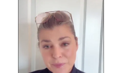 ebba karlsson foto x  @ebbapkarlsson png