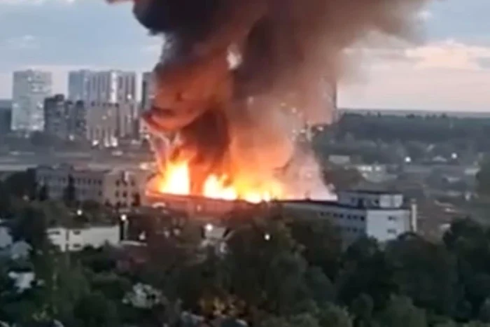 Incendiu de amploare în suburbiile Moscovei / Foto: Captură de ecran via unian.ua