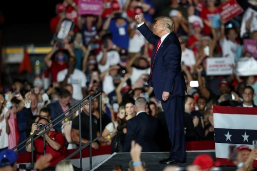 Donald Trump s-a întâlnit cu suporterii din FloridaFoto: AFP