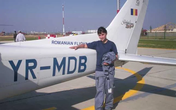 Prahoveanca Roxana Bănăseanu este pilot și arbitru de fotbal (arhivă personală)