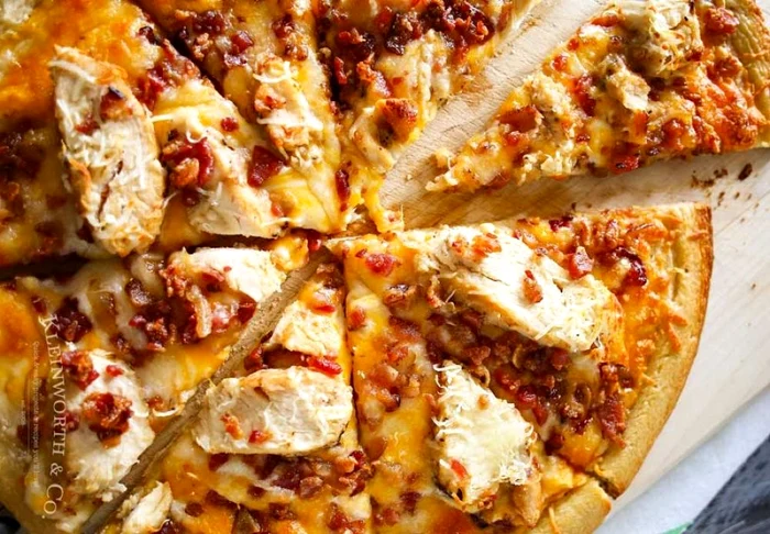pizza cu pui si sos cremos de usturoi jpeg