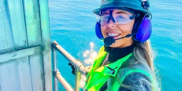Amalie lucrează ca inginer de proces pe o platformă petrolieră de lângă Bergen, Norvegia. Foto: Amalie Lundstad / Instagram