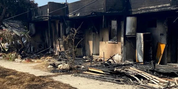 Casa distrusa Kfar Aza CNN jpg
