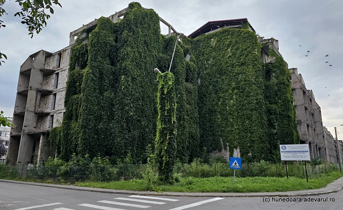 Blocurile Fantomă din Hunedoara  Foto Daniel Guță  ADEVĂRUL (1) jpg