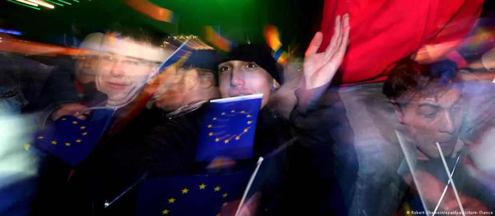 România: Cine alimentează euroscepticismul și suveranismul