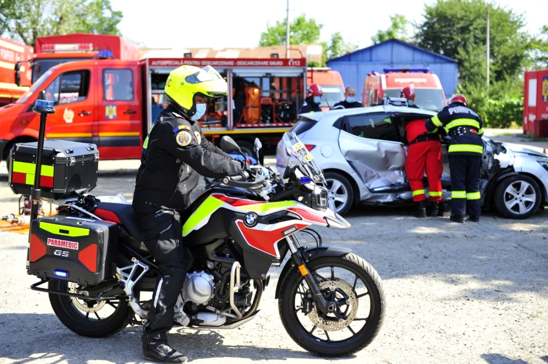 timpul mediu de intervenţie cu o motocicletă SMURD este de 3-5 minute Foto: ISU Galaţi