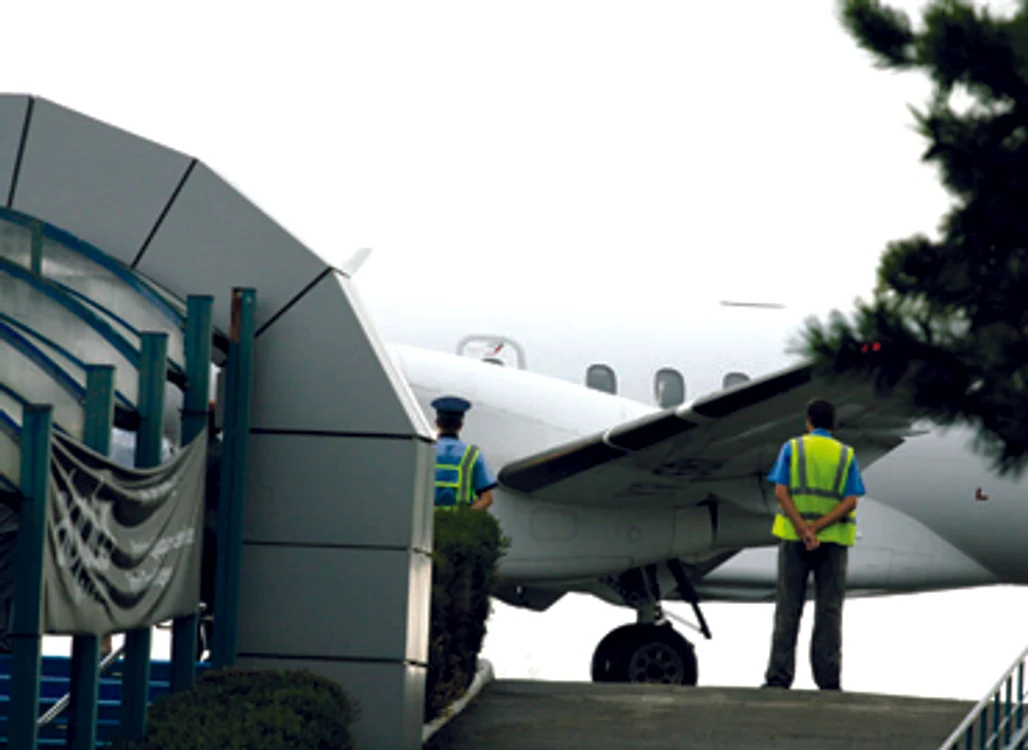 Bacău: Aeroportul Bacău aşteaptă modernizări (CAMPANIE)