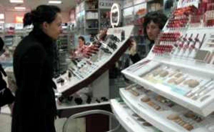 Târgu-Mureş: Control la produsele cosmetice