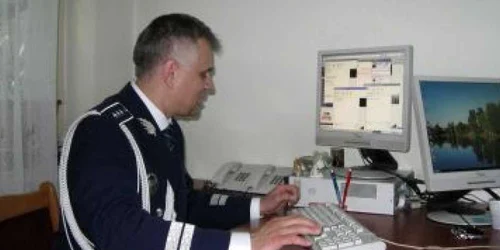 Târgovişte: Poliţiştii dâmboviţeni au adresă de messenger