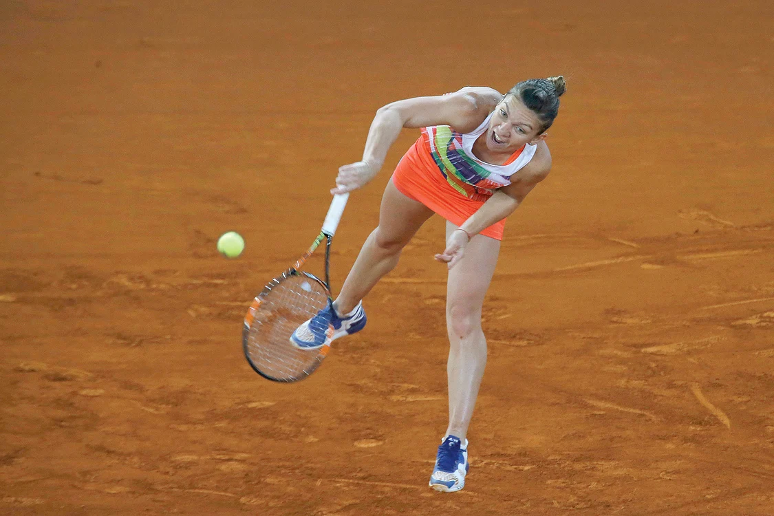 
    Simona Halep speră  să servească pentru titlu pe zgura de  la Roland GarrosFOTO: AP   