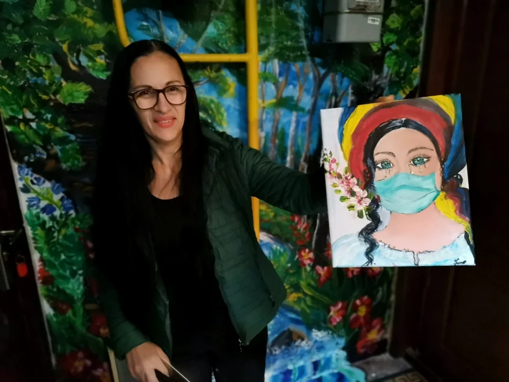 Elena a vrut să realizeze şi ceva care să-i amintească de anul care ne-a schimbat viaţa FOTO: Alina Mitran