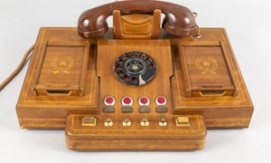 Telefonul de birou al lui Petru Groza (© Muzeul Național de Istorie a României)