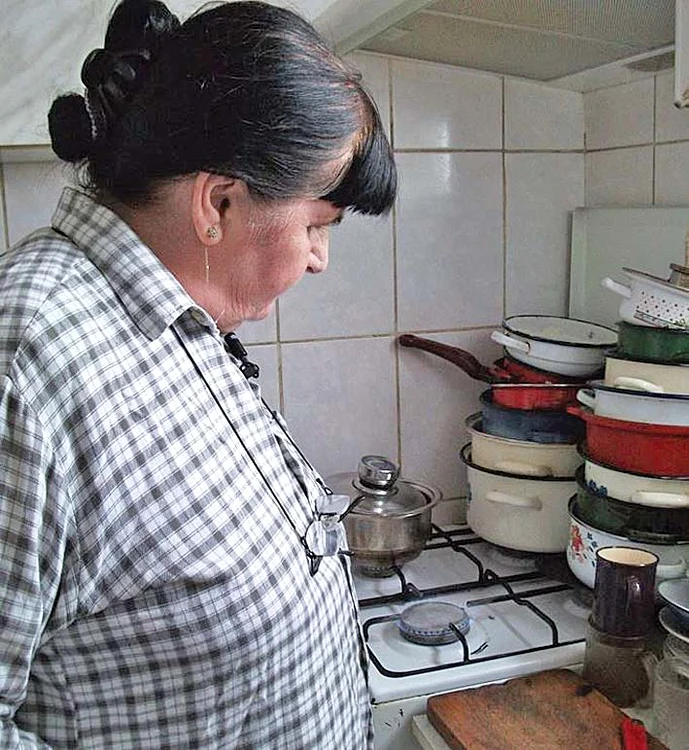 
    Dorina Mircea a folosit  doar aragazul pentru  a-şi încălzi locuinţa  