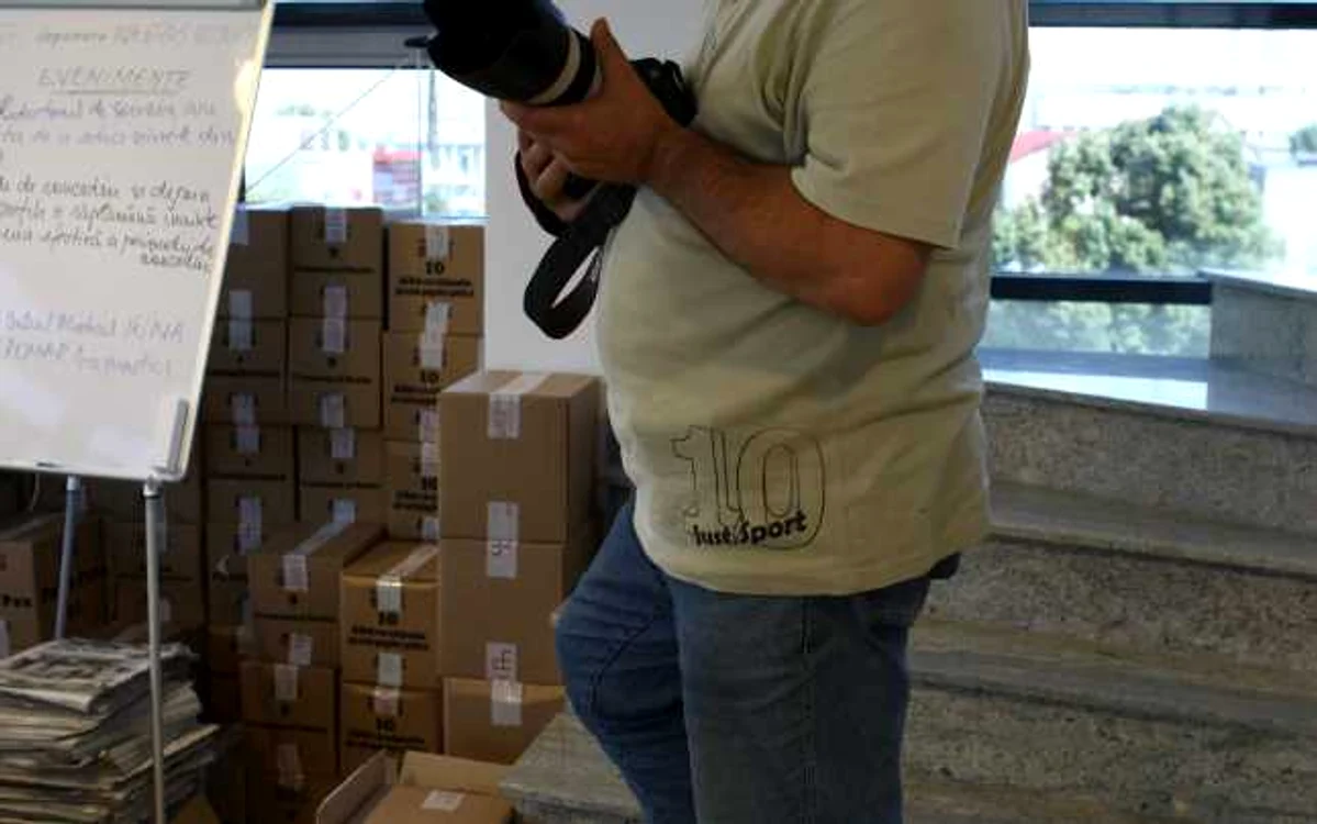 Galaţi: Portret - Nicolaie Sburlan face fotografie de presă de 43 de ani