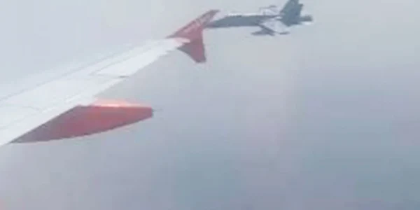 avion interceptat de Forţele Aeriene Spaniole foto captura