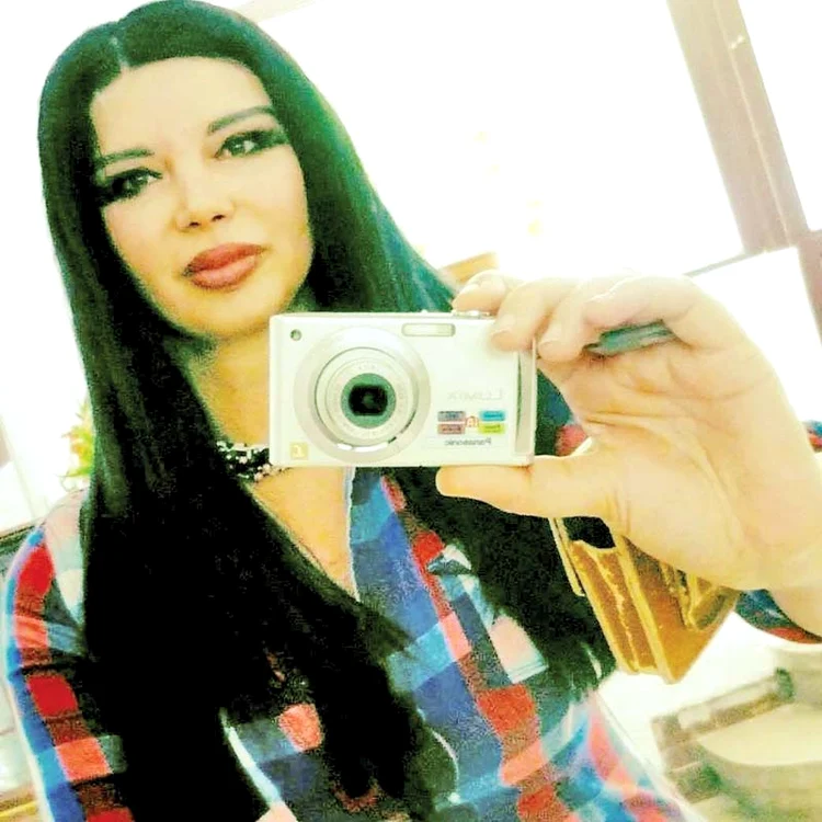 Marinela a avut curaj  să-şi dea jos “tencuiala”