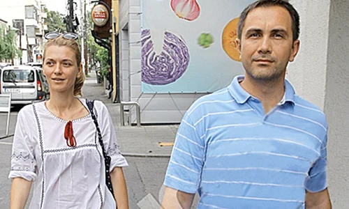 2014  Surprinşi de paparazzi,  şi au recunoscut relaţia jpeg