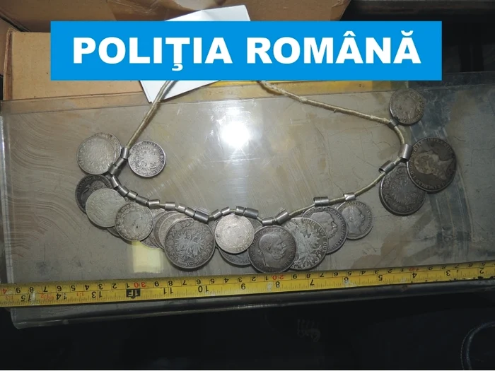 Zeci de obiecte de podoabă au fost descoperite la suspecți