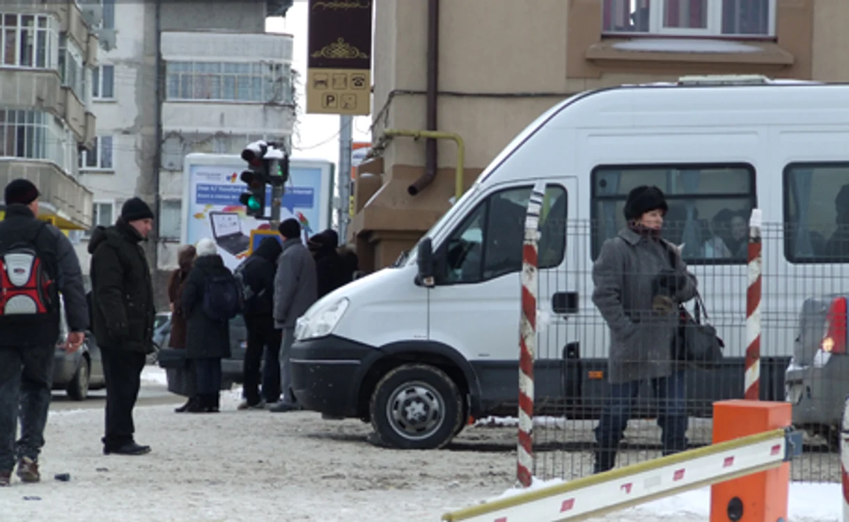 Zeci de şoferi amendaţi