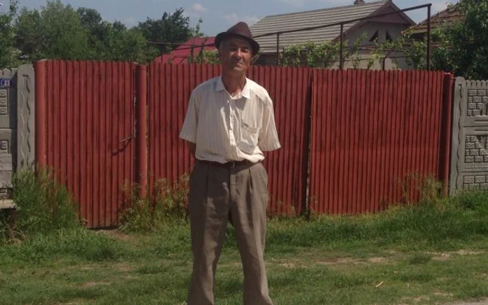 
    Bătrânul a spus că nu a putut să-l refuze, deoarece era primarul luiFoto: Adevărul  