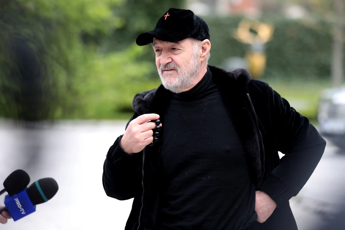 Gigi Becali crede că TikTok-ul l-a înnebunit pe George Simion. FOTO: Mediafax