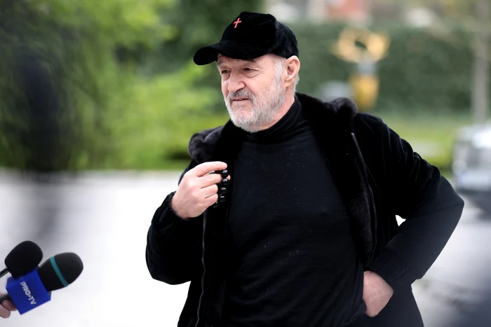 Gigi Becali crede că TikTok-ul l-a înnebunit pe George Simion. FOTO: Mediafax
