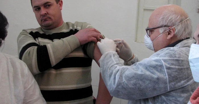 Botoşănenii semnează pe propria răspundere pentru administrarea vaccinului