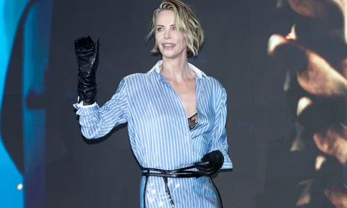 charlize theron fusta plastic profimedia jpg