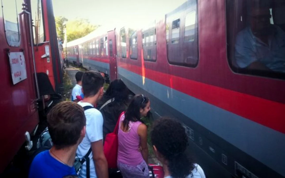 
    Elevii călătoresc cu bani puțini la trenurile Regio și InterRegio spre orice destinație din țară  