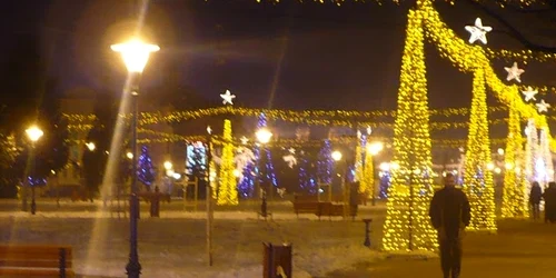 Municipiul Târgu-Jiu a început să îmbrace haine de sărbătoare