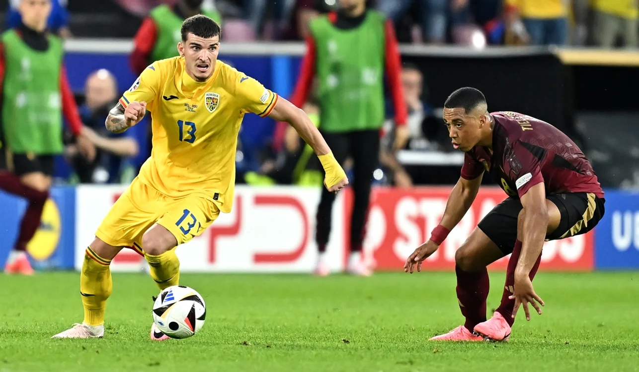 Valentin Mihăilă (stânga), printre cei mai rapizi de la EURO 2024 (FOTO: Sportpictures)
