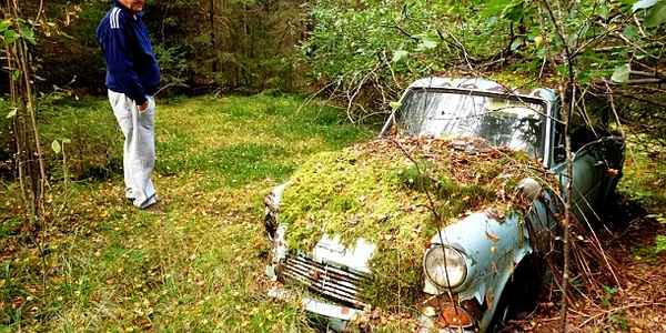 Masina abandonata dupa 40 de ani jpg