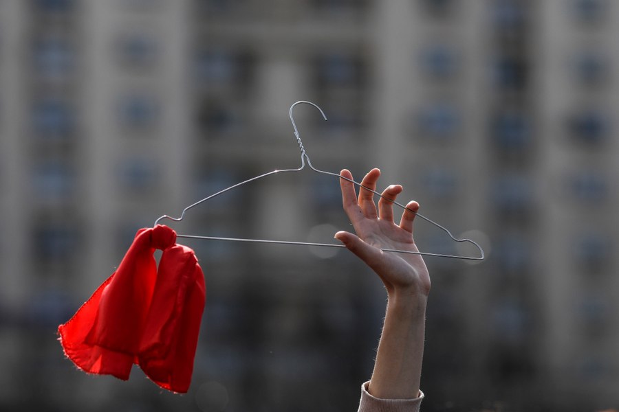 Ce trăiesc femeile pe stradă. Experiment viral din 2015 relevant și astăzi: „Trebuie să instruim cetățenii”