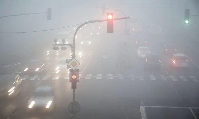 ceata trafic oras urban foto shutterstock