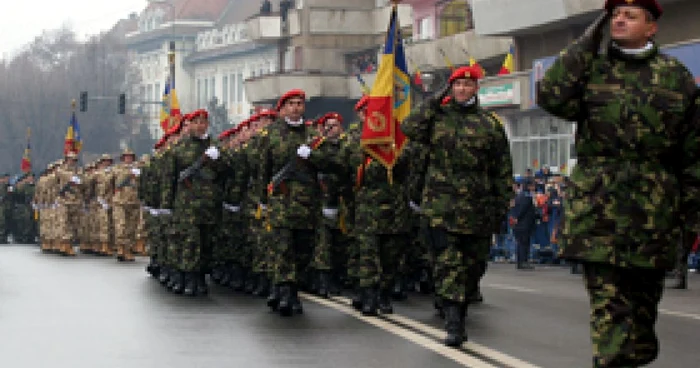 Parada militară din centrul Băniei a început la ora 11.