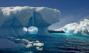 Aisberg se topeste in  Antarctica FOTO Shutterstock 