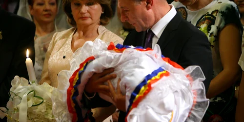 Maria şi Traian Băsescu, la botezul lui Carol Ferdinand de România, fiul Liei și al lui Paul Lambrino