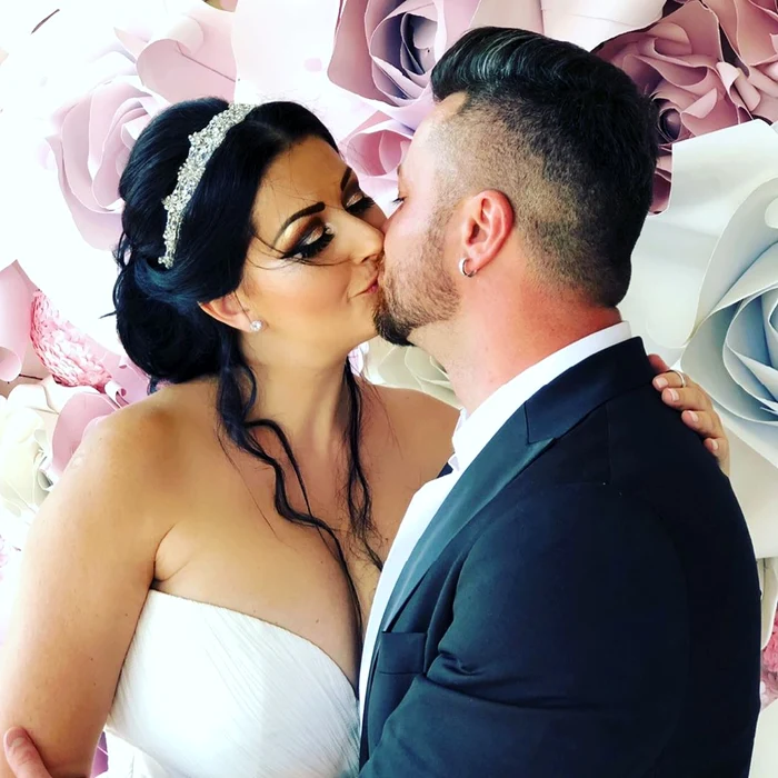 
    Gabriela Cristea şi Tavi Clonda s-au căsătorit religios la 4 ani după cununia civilăFoto: arhivă personală  