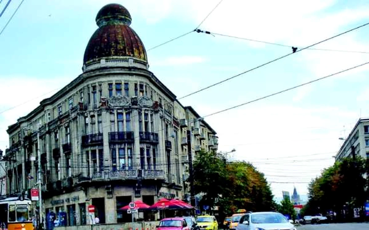 Palatul Braunstein este situat în Piaţa Unirii din Iaşi FOTO: Adevărul