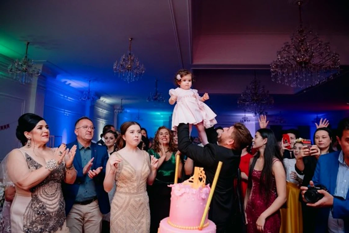 
    Silvana Rîciu are 3 copii: Andrada Maria, Luca Andrei și micuța Anastasia  