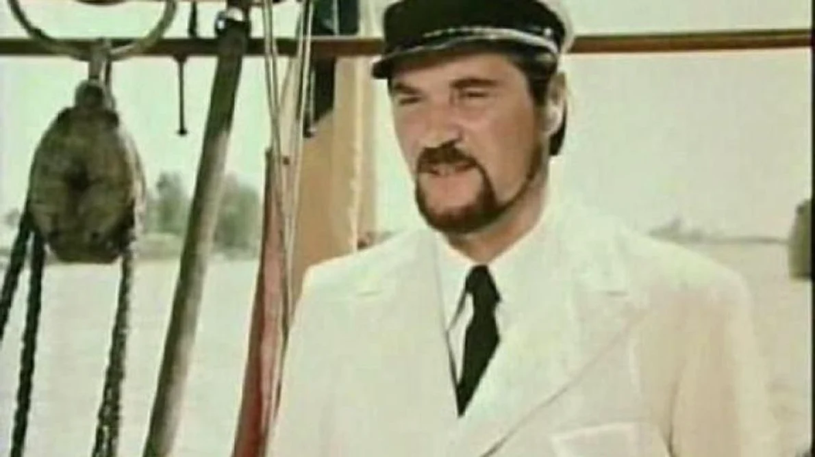 Ion Besoiu a devenit foarte cunoscut cu rolul căpitanului Anton Lupan în serialul TV “Toate pânzele sus!”  Primul episod a fost difuzat la data de 4 ianuarie 1976  jpeg