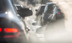 Poluare oras poluat masini FOTO Shutterstock jpg