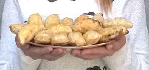 placintele cu urda si patrunjel jpeg
