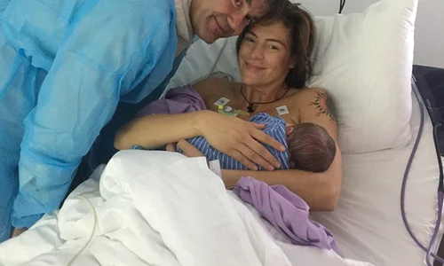 Roxana Ciuhulescu a nascut primele fotografii cu fiul ei Cezar (1) png