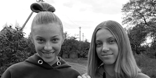 Iulia și Anna Aksenchenko jpg