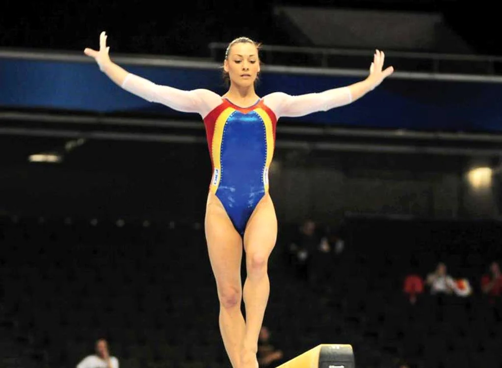 
    Cătălina  Ponor  