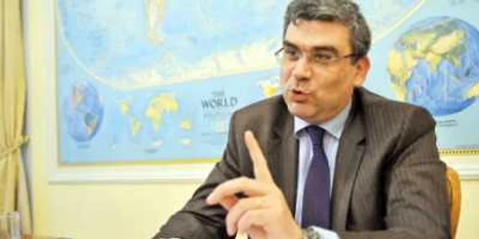 „Odată închisă campania electorală, revine în deplinătatea drepturilor raţiunea de stat“, afirmă Teodor Baconschi